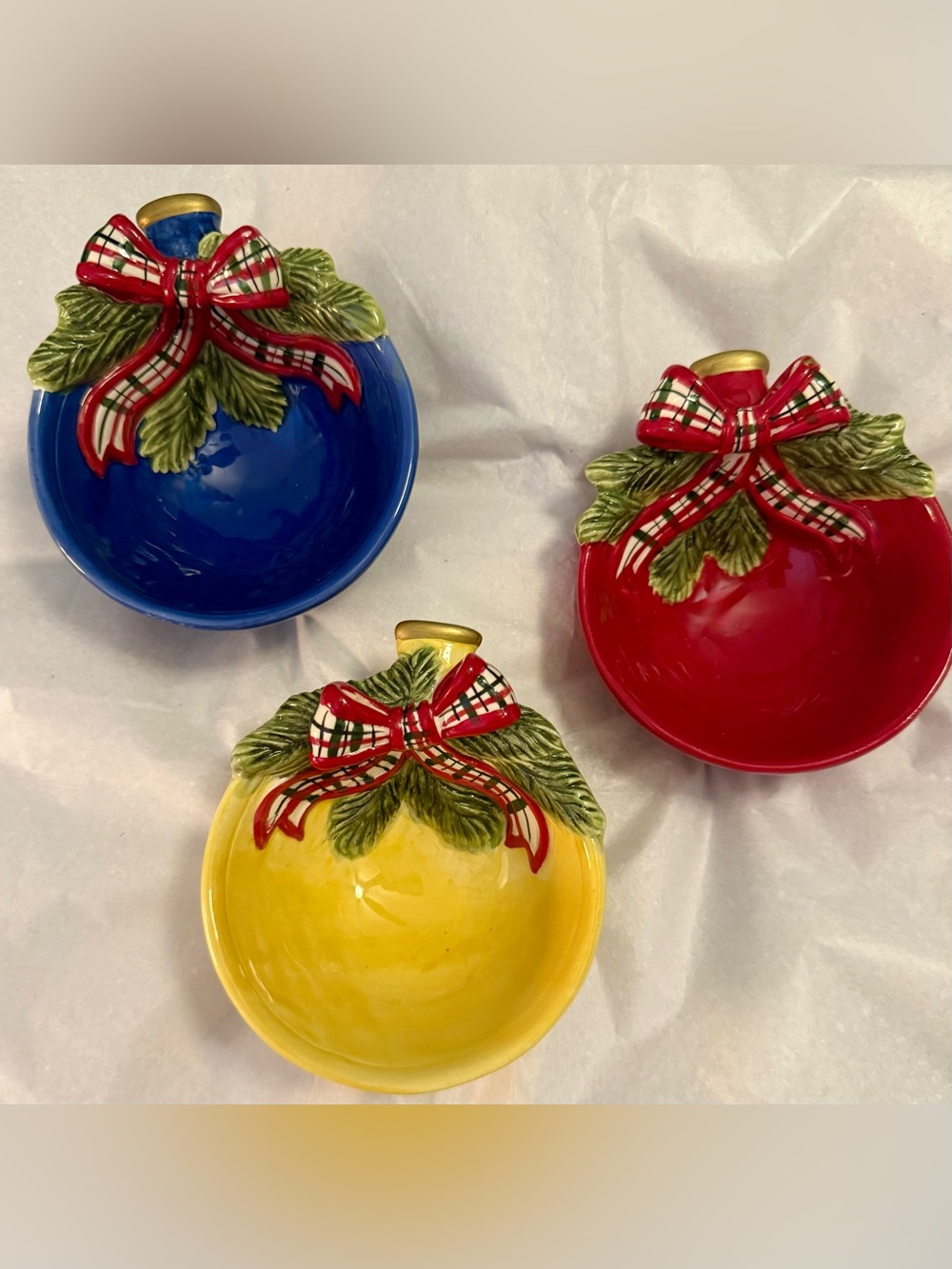 3 Kaldun & Bogle glazed ceramic ornament bowls.